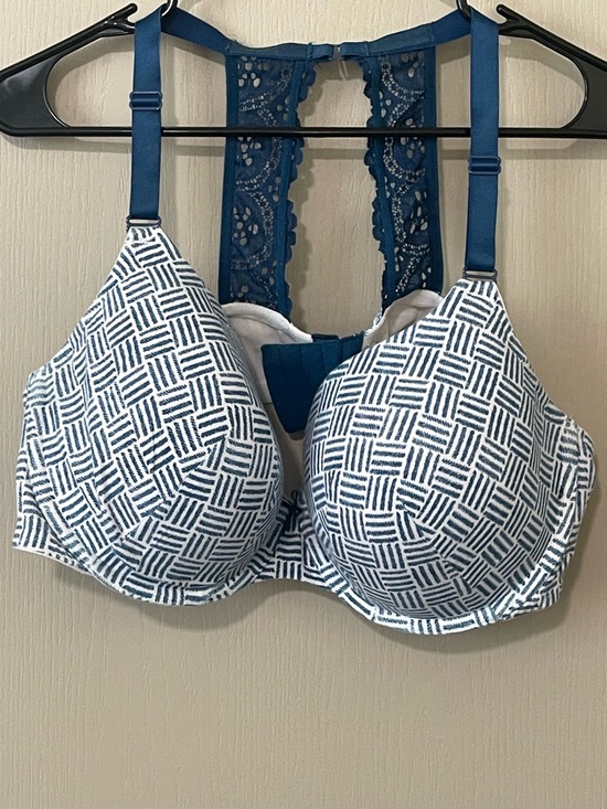 Cacique Other - Cacique - Navy and White Patterned Racerback Bra size 46C